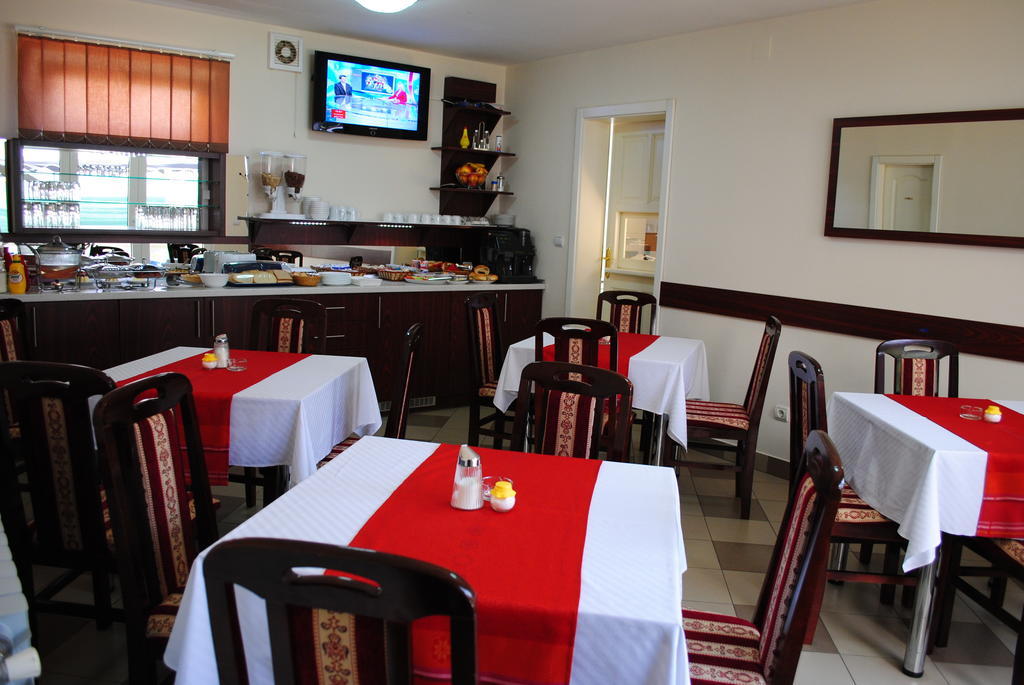 Vila DeLux Negotin Restaurante foto